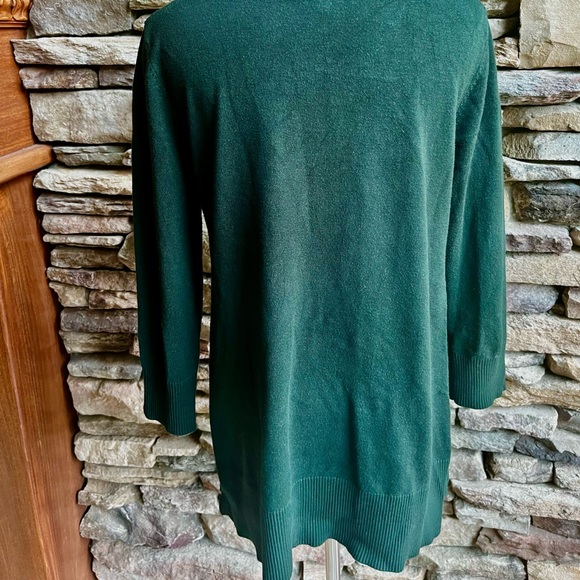Next to New! HUNTER/FOREST GREEN 3/4 SLEEVE m, LONG LINE SWEATER SIZE MEDIUM/LRG - Picture 3 of 3